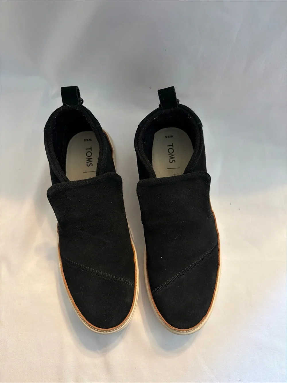 Toms versatile black